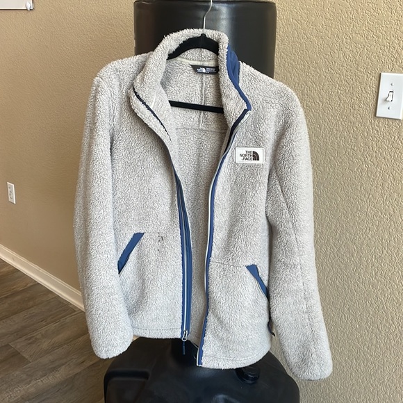 The North Face Sherpa Jacket - Picture 2 of 6